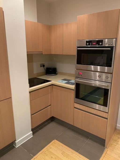 Stunning 2 Bed Flat! Centrally Located In London, Uk! Buitenkant foto