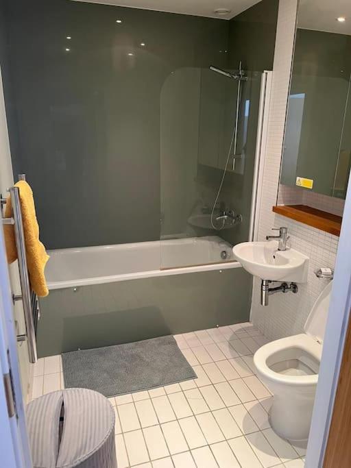 Stunning 2 Bed Flat! Centrally Located In London, Uk! Buitenkant foto