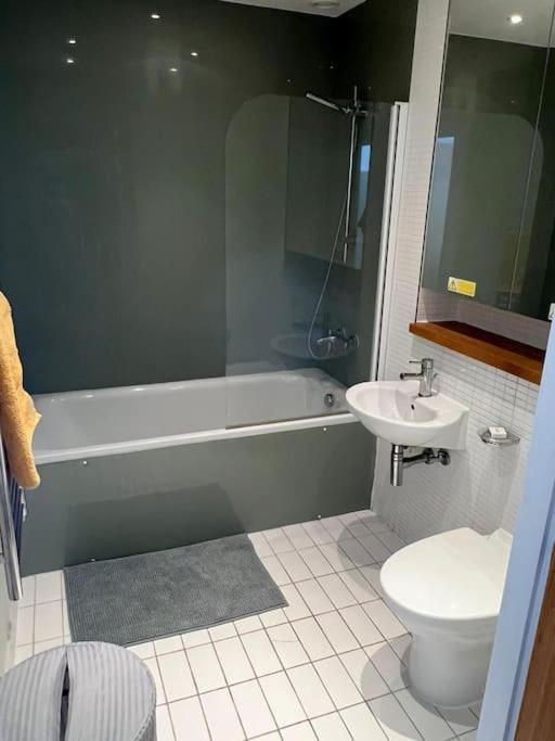 Stunning 2 Bed Flat! Centrally Located In London, Uk! Buitenkant foto