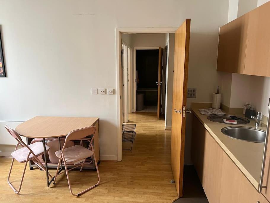Stunning 2 Bed Flat! Centrally Located In London, Uk! Buitenkant foto