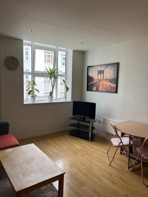 Stunning 2 Bed Flat! Centrally Located In London, Uk! Buitenkant foto