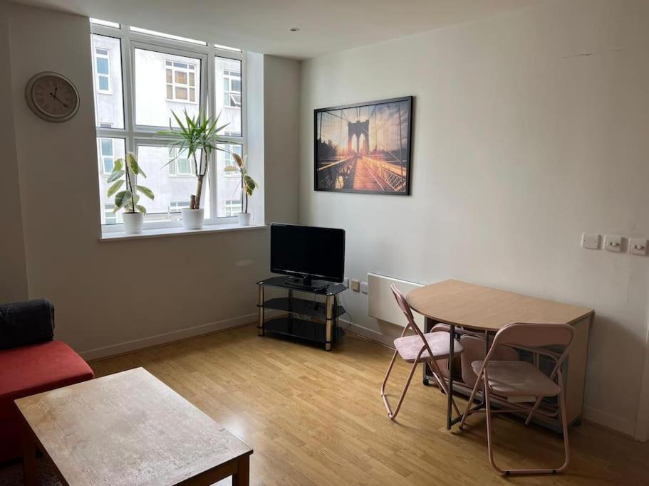 Stunning 2 Bed Flat! Centrally Located In London, Uk! Buitenkant foto