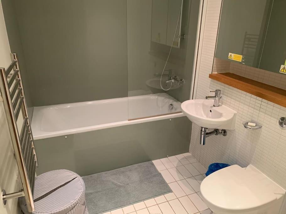 Stunning 2 Bed Flat! Centrally Located In London, Uk! Buitenkant foto