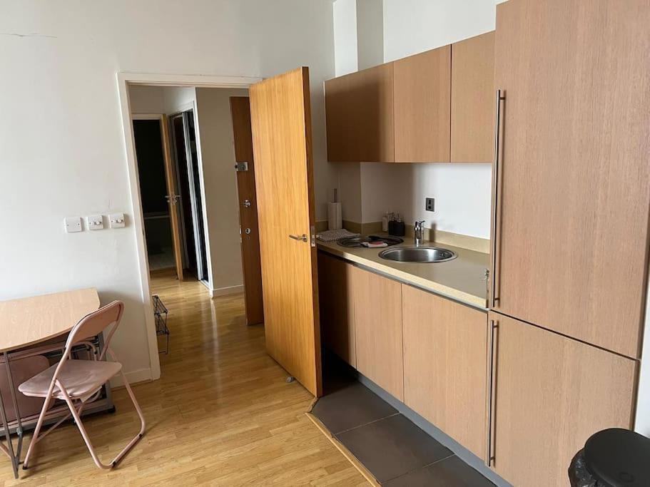 Stunning 2 Bed Flat! Centrally Located In London, Uk! Buitenkant foto